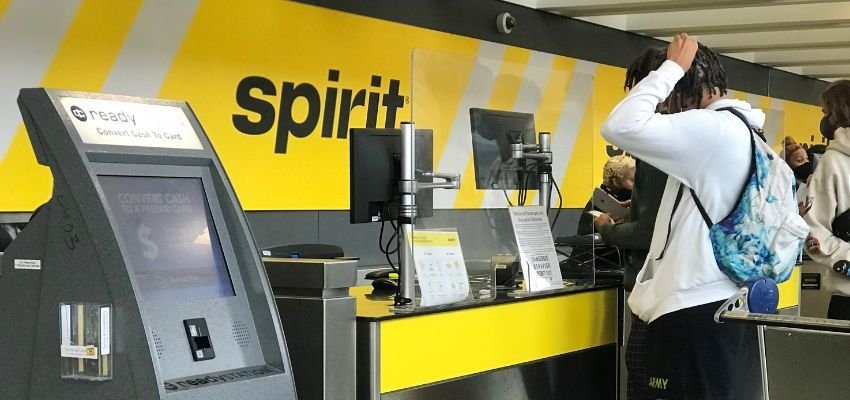 Spirit Airlines Ticket Counter Timings at Peak Season