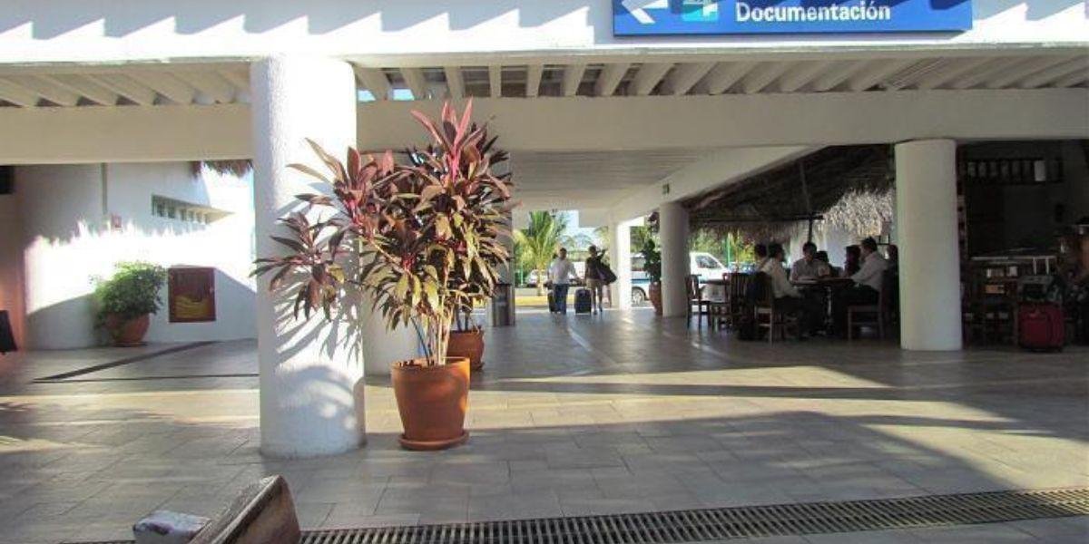 Bahias De Huatulco Airport