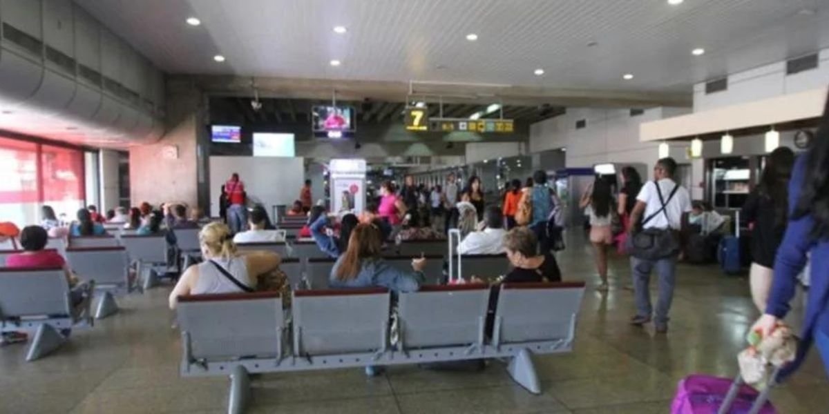 Simón Bolívar Airport